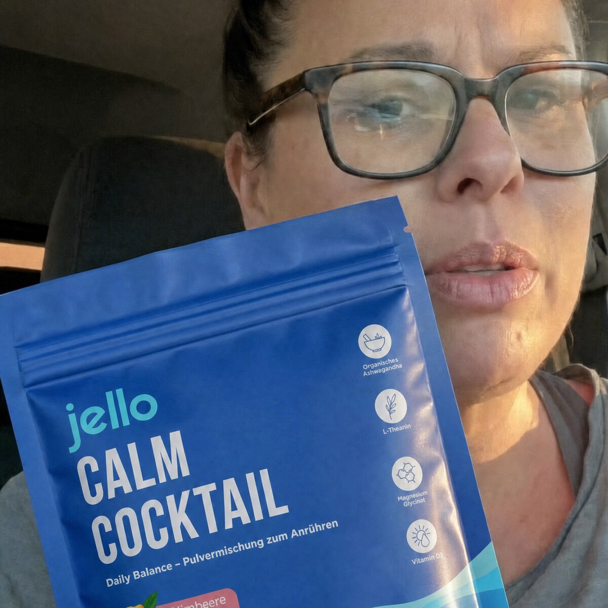 Kundin haelt Jello Calm Cocktail